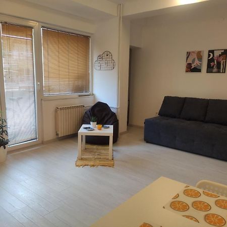 City Center White Apartment! سكوبجي المظهر الخارجي الصورة