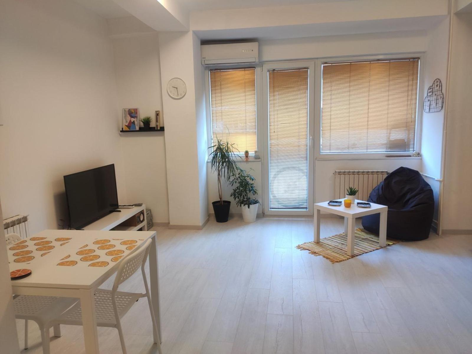 City Center White Apartment! سكوبجي المظهر الخارجي الصورة
